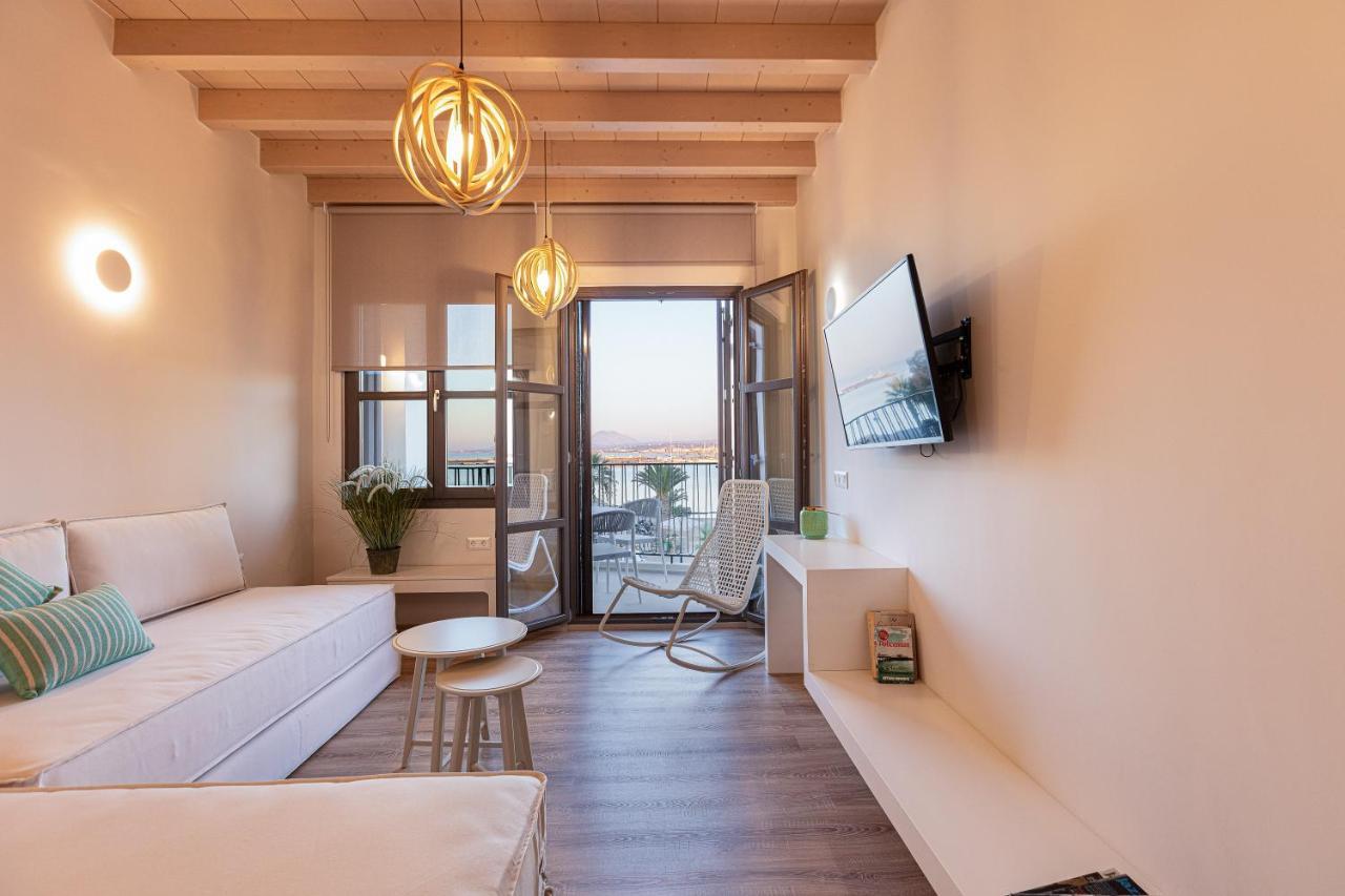 V77 Seafront Suites Ретимно Экстерьер фото