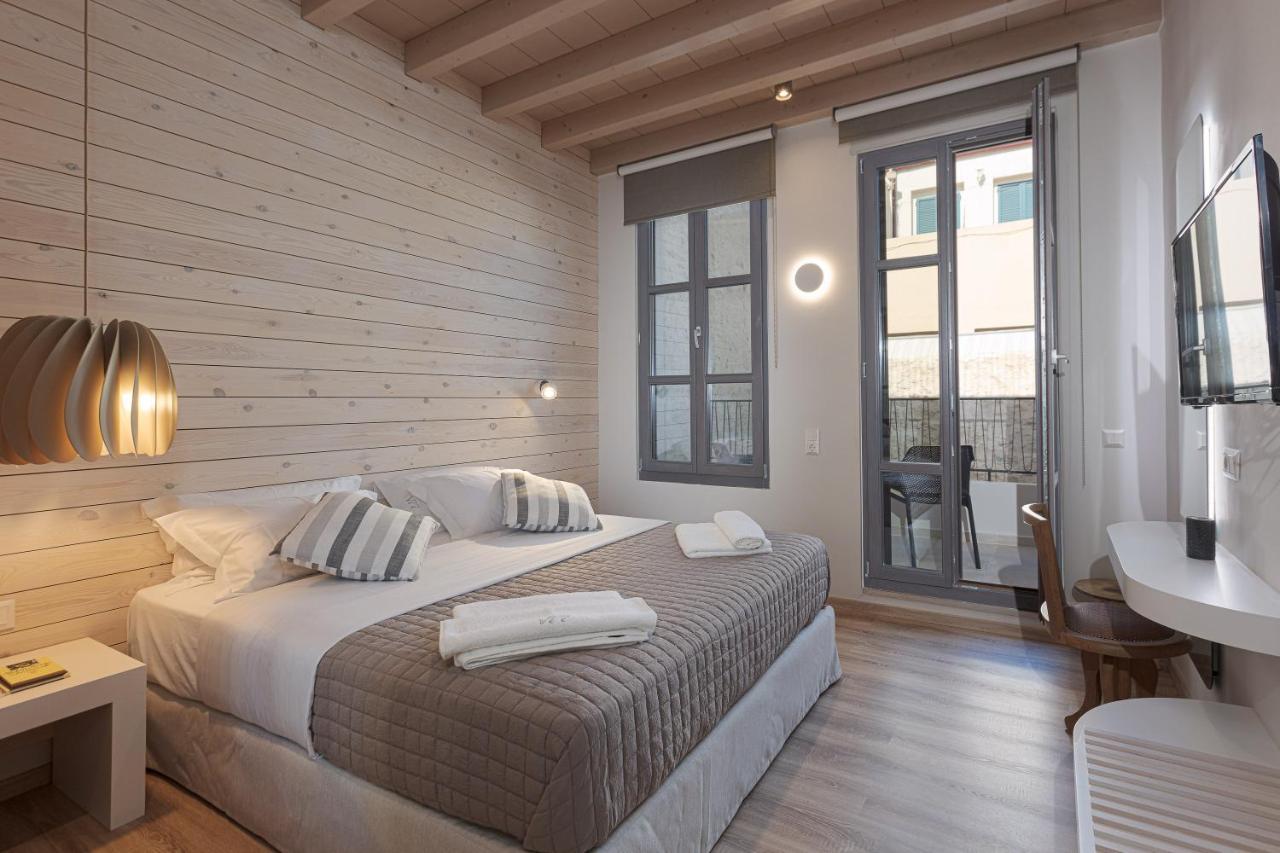 V77 Seafront Suites Ретимно Экстерьер фото