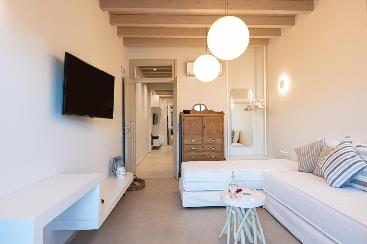 V77 Seafront Suites Ретимно Экстерьер фото