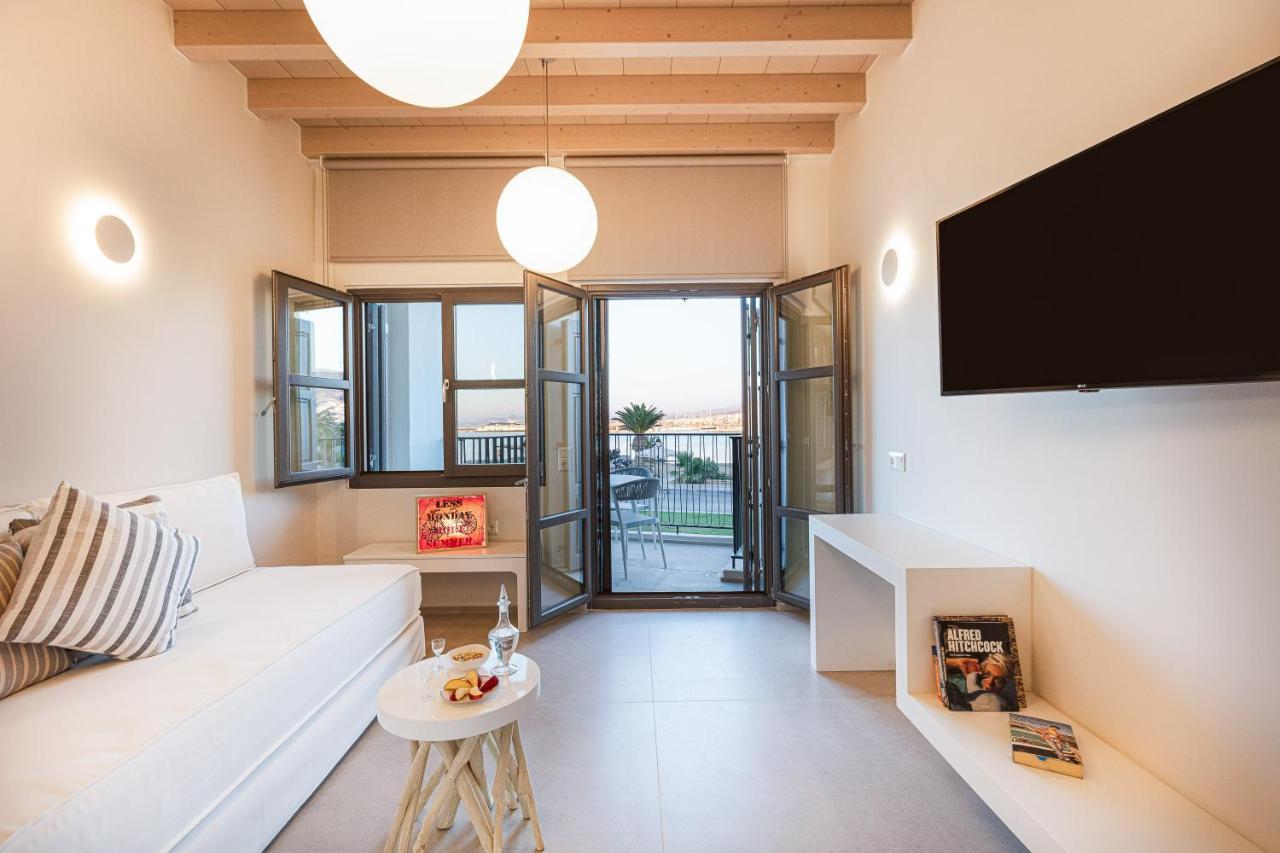 V77 Seafront Suites Ретимно Экстерьер фото