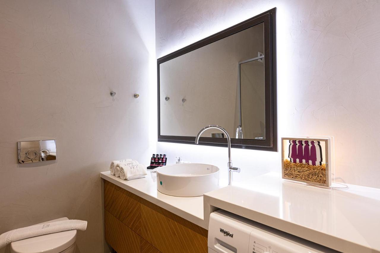 V77 Seafront Suites Ретимно Экстерьер фото