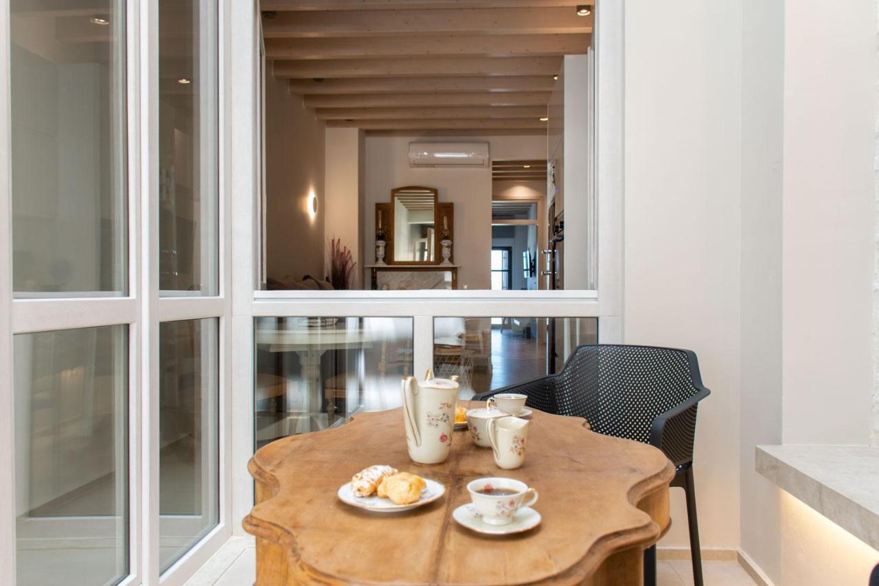 V77 Seafront Suites Ретимно Экстерьер фото