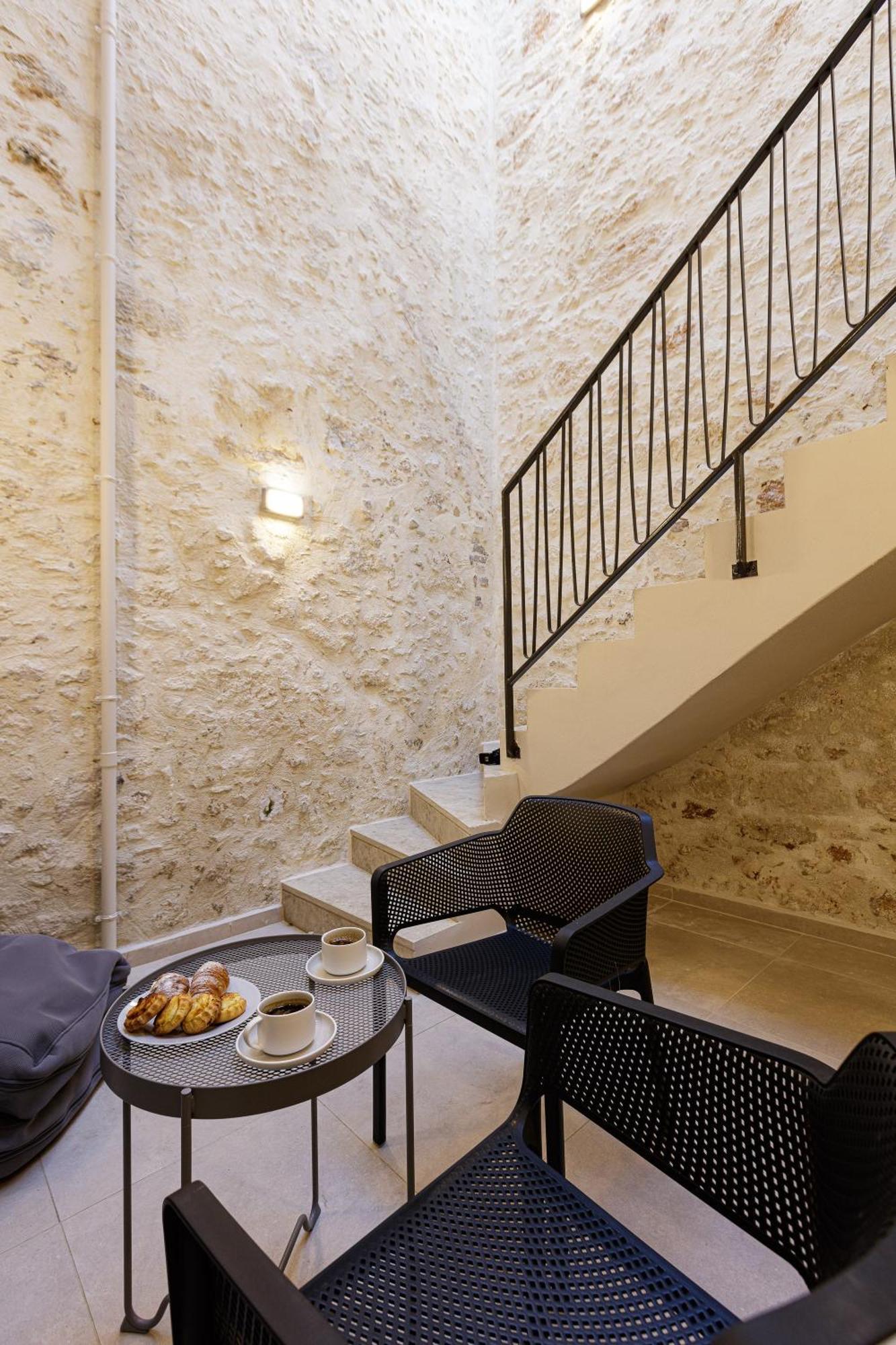 V77 Seafront Suites Ретимно Номер фото